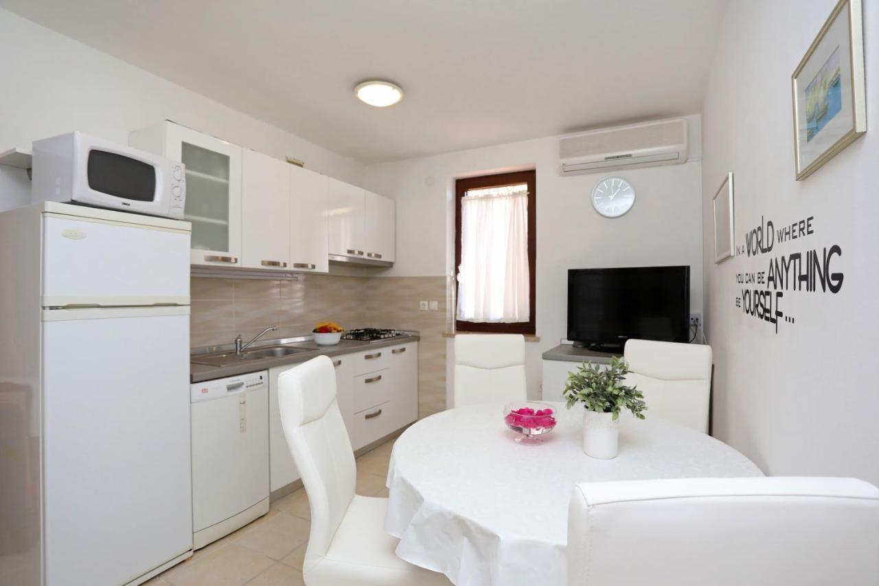 Greenhouse Family Apartments Рабац Экстерьер фото